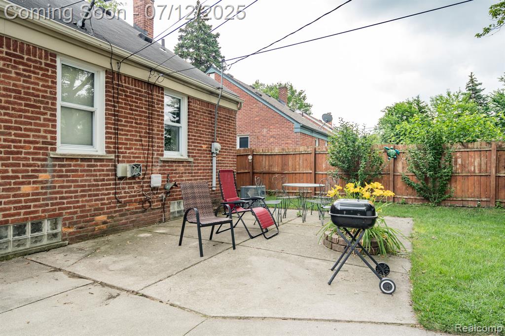 9573 Fenton, Redford, MI 48239 — Photo 23
