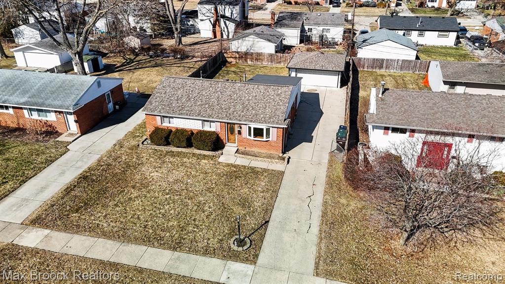 8451 Doncaster Drive, Sterling Heights, MI 48312 — Photo 26