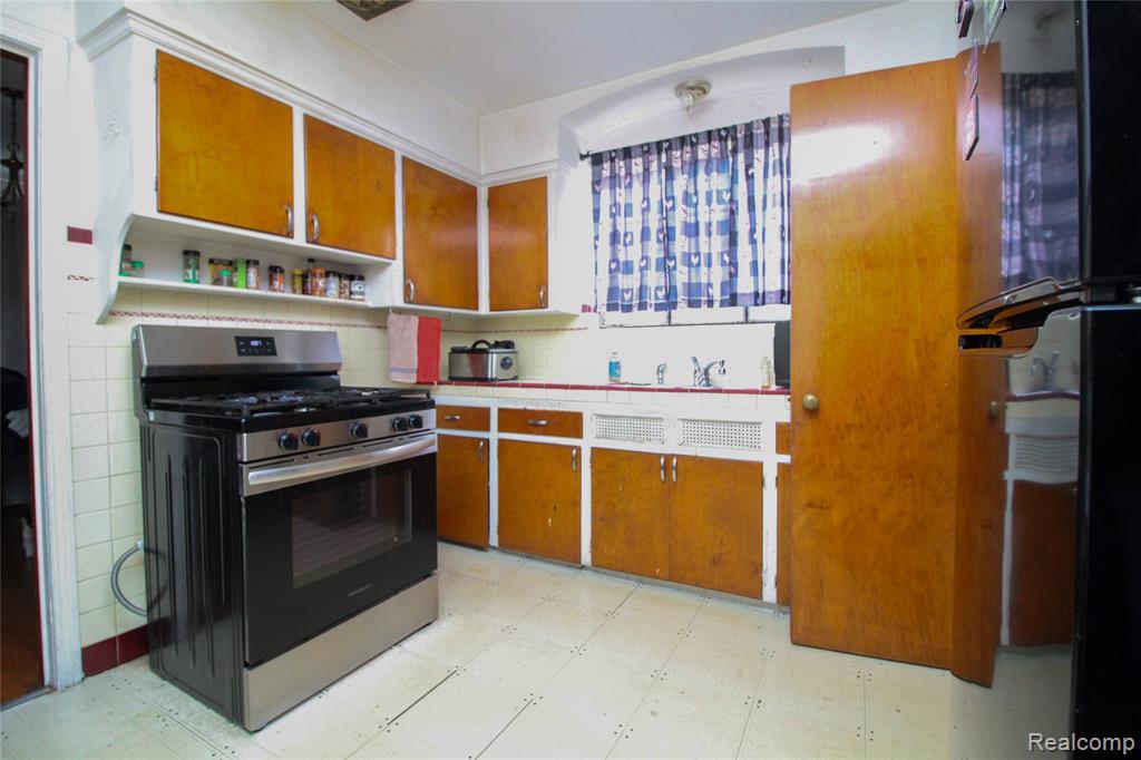 15611 Spring Garden Street, Detroit, MI 48205 — Photo 5