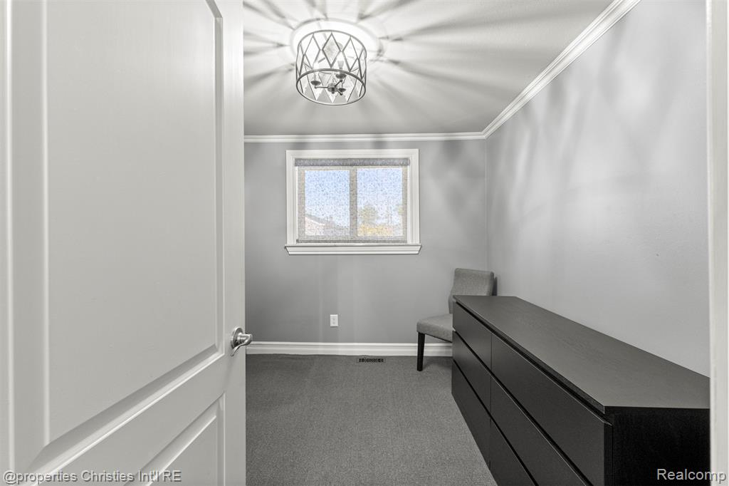 8139 Bristol Street, Westland, MI — Photo 15