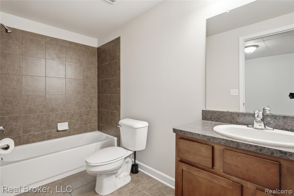 26978 Maxwell Court, Novi, MI — Photo 30