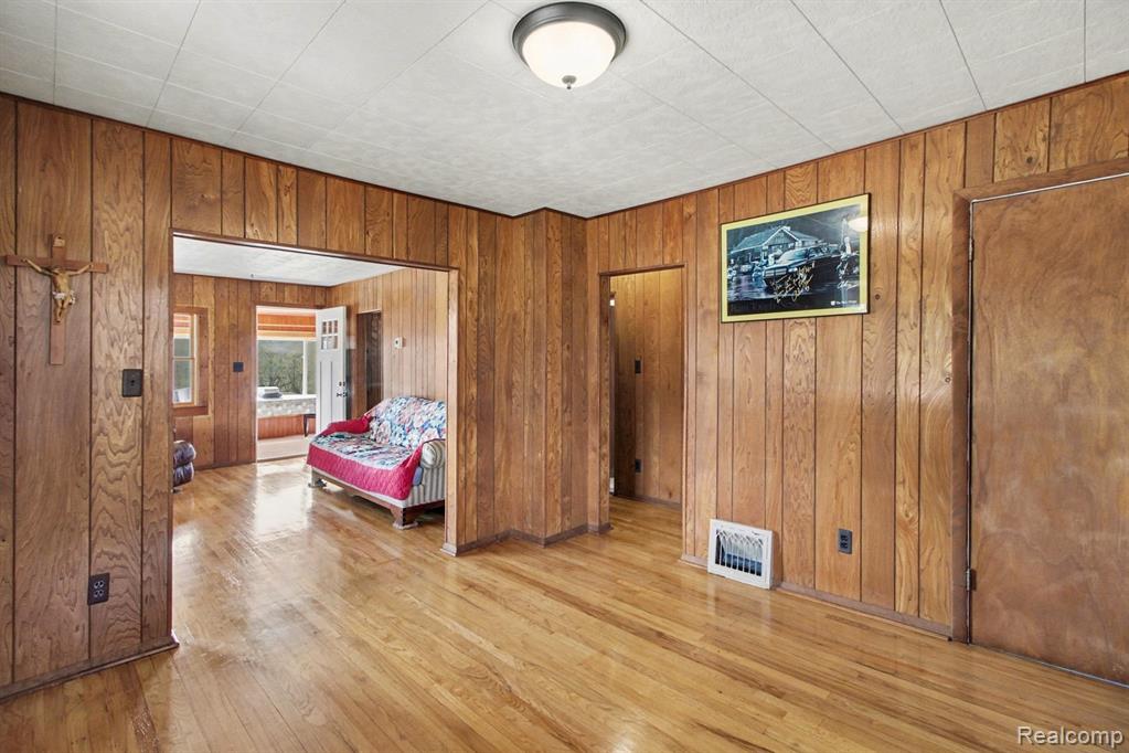 660 W Walton Boulevard, Pontiac, MI 48340 — Photo 10