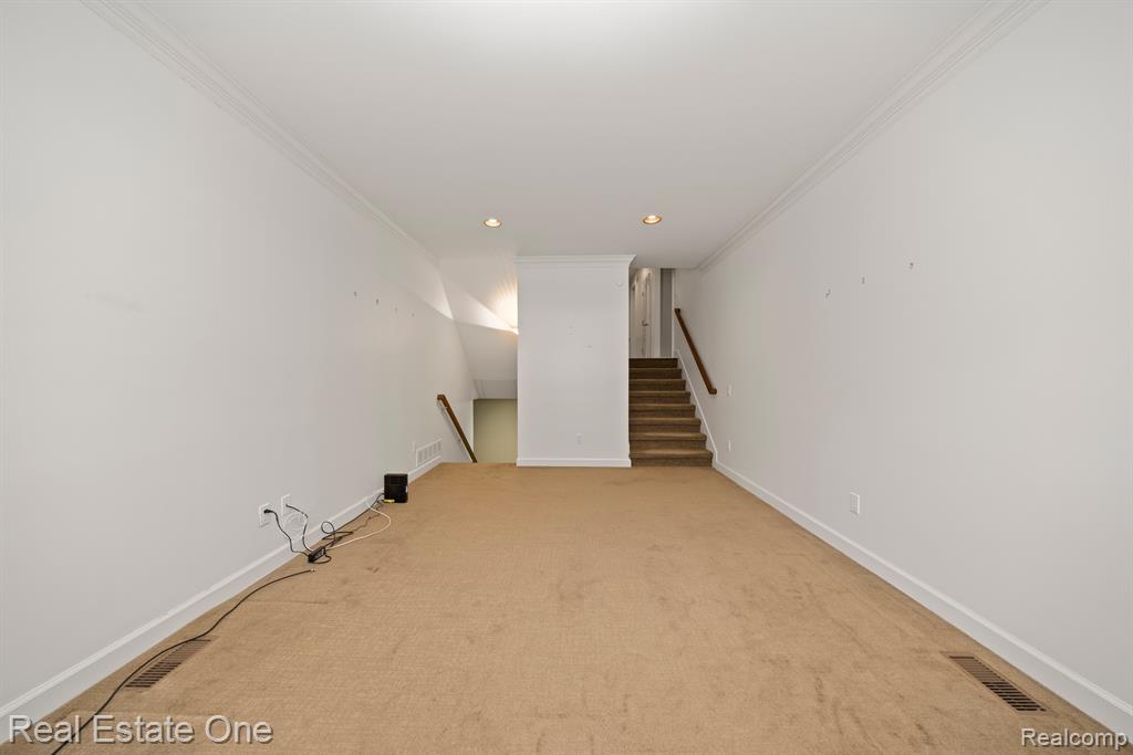 6745 CHARING Crossing, West Bloomfield, MI — Photo 56