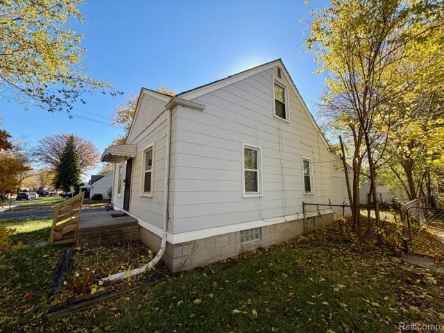 18808 Kingsville Street, Harper Woods, MI 48225 — Photo 2