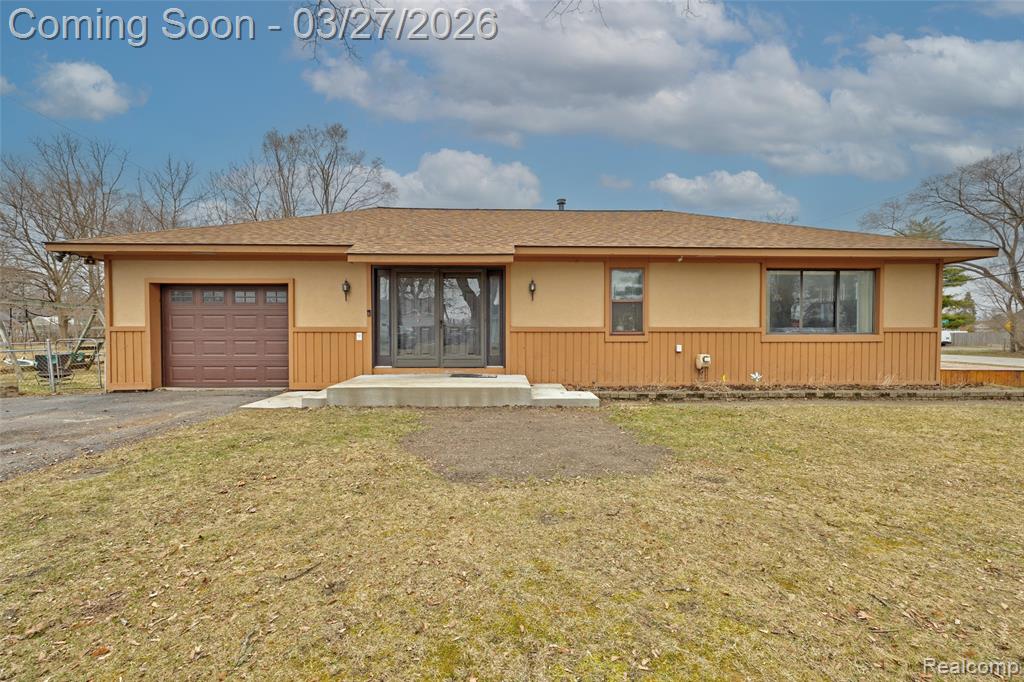 4009 Airport Road, Waterford, MI 48329 — front exterior