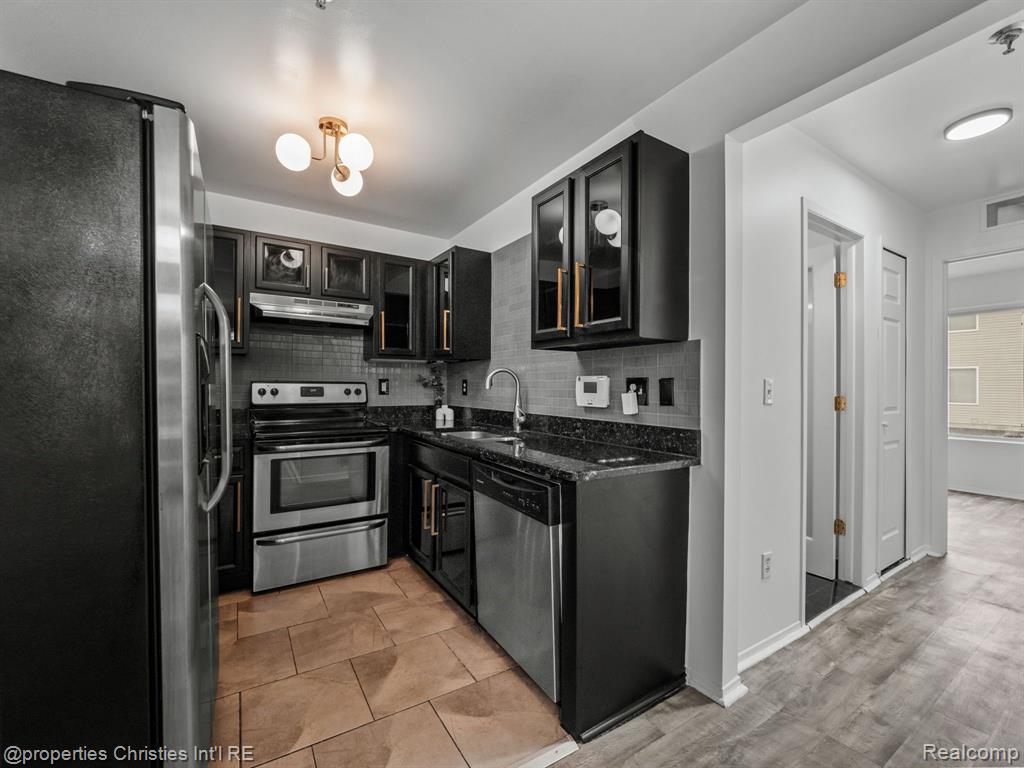 23206 CORNERSTONE VILLAGE Drive, Southfield, MI 48075 — Photo 13