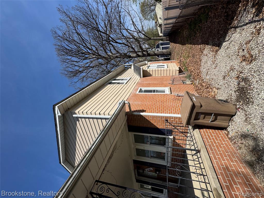 256 W Chicago Avenue, Pontiac, MI 48340 — Photo 22