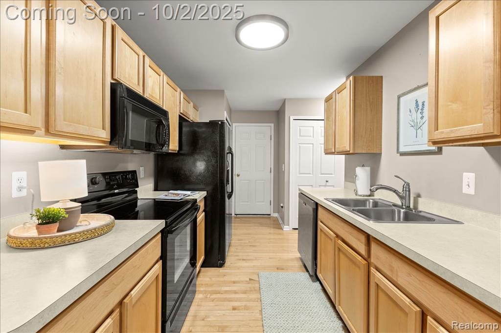 7180 Lavender Lane, Waterford, MI 48327 — Photo 10
