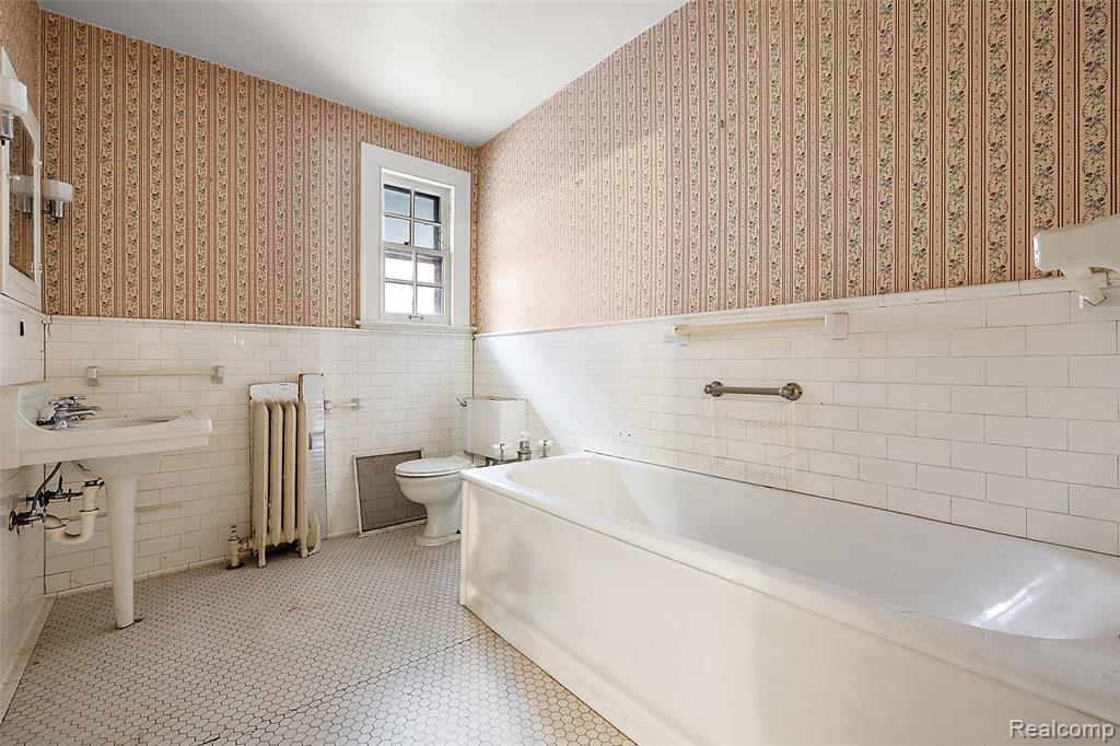 1444 Burns Street, Detroit, MI 48214 — Photo 25