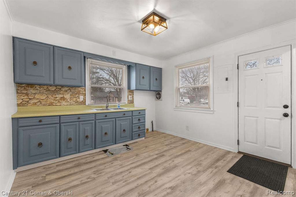 7157 CHEROKEE Street, Taylor, MI 48180 — Photo 10