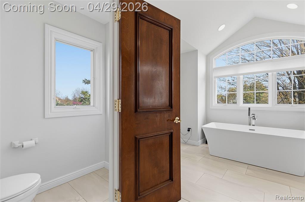 1920 Vinsetta Court, Rochester, MI 48306 — Photo 36