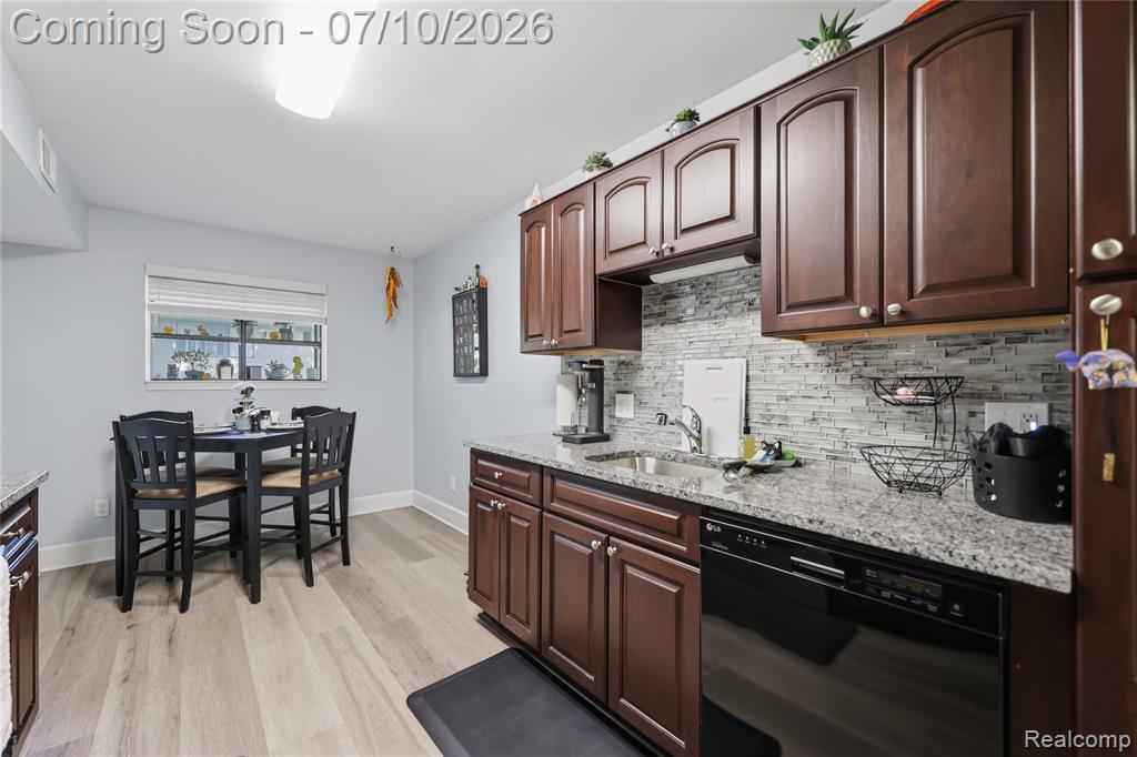 42377 Lochmoor Street, Clinton Twp, MI 48038 — Photo 8
