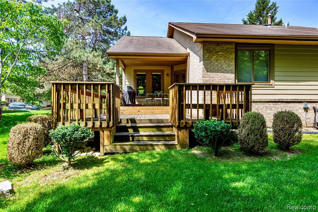6760 Oyster Cove, West Bloomfield, MI 48323 — Photo 24