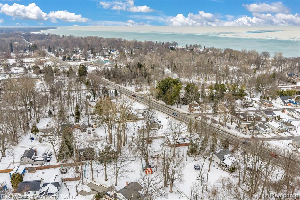 5851 Lakeshore Road, Fort Gratiot, MI 48059 — Photo 46