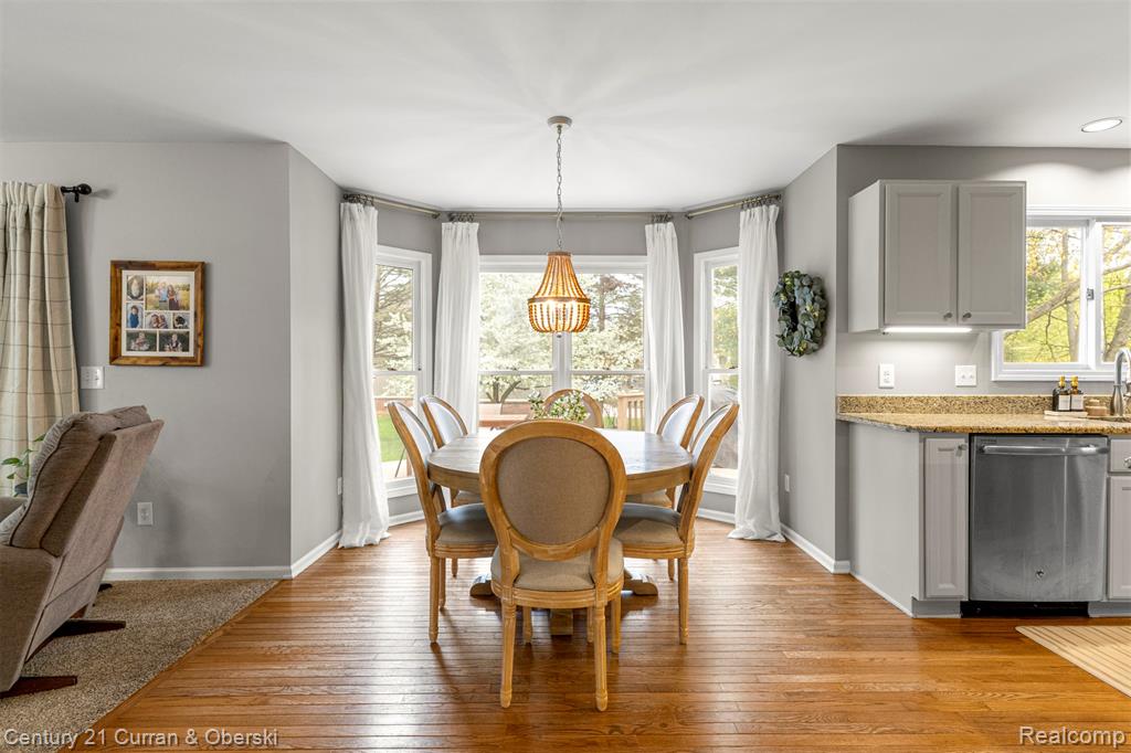 1424 Woodbridge Lane, Wixom, MI 48393 — Photo 32
