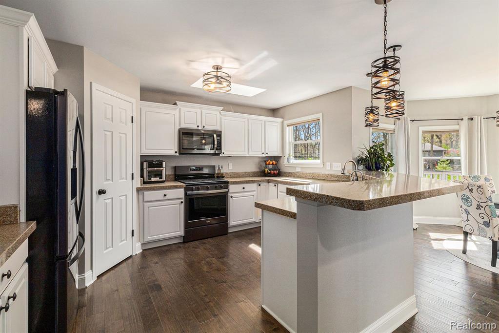 9080 MOONLIGHT BAY, Pinckney, MI 48169 — Photo 21