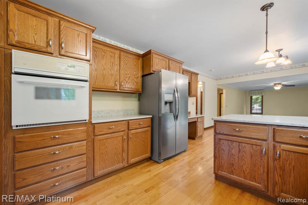 12902 Autumn Ridge Court, Milford, MI 48380 — Photo 18