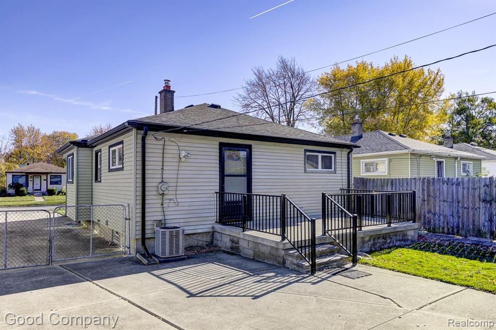 6430 Mayfair Street, Taylor, MI 48180 — Photo 39