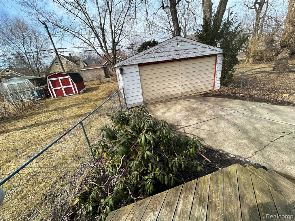 916 Owana Avenue, Royal Oak, MI 48067 — Photo 3
