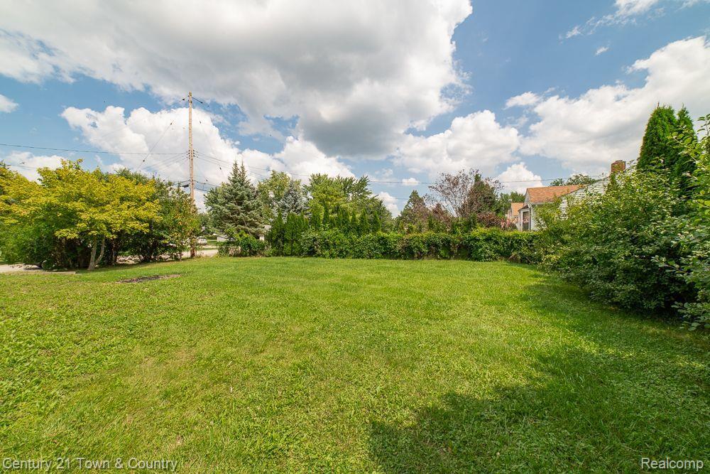 8119 FENTON Road, Grand Blanc, MI 48439 — Photo 33