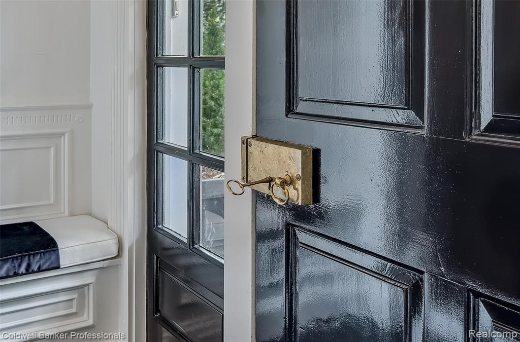 477 Dunston Road, Bloomfield Hills, MI 48304 — Photo 16