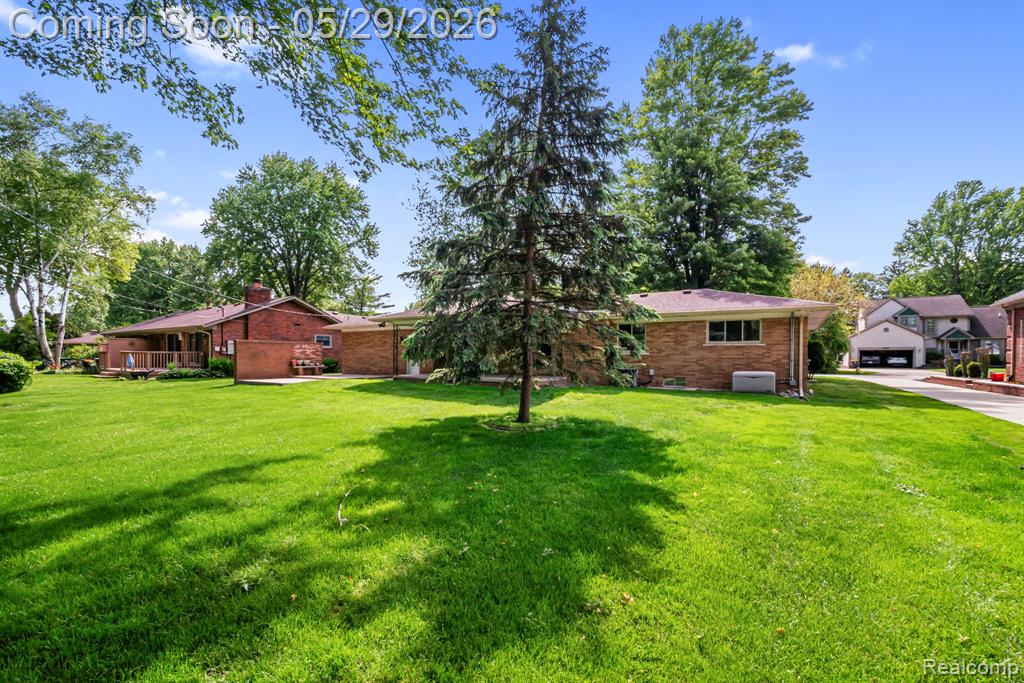 38230 Chartier Street, Harrison Township, MI — Photo 49