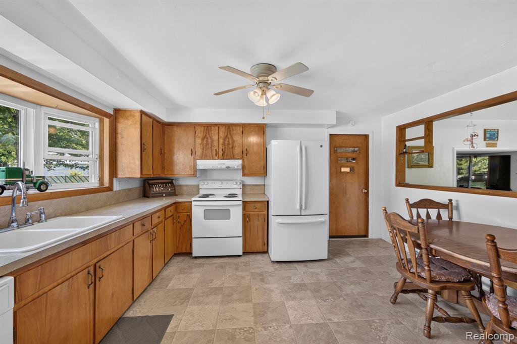 5233 Torrey Road, Flint, MI 48507 — Photo 14