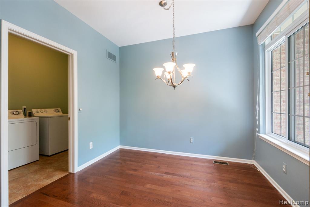 40658 Saint Louis Drive, Clinton Twp, MI 48038 — Photo 25