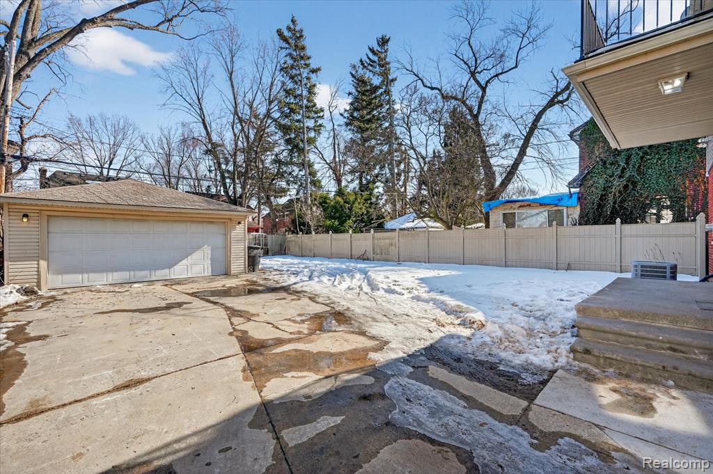 16844 Shaftsbury Avenue, Detroit, MI 48219 — Photo 46