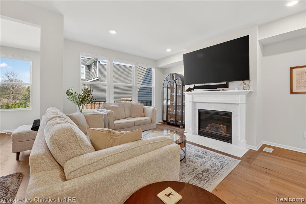 4041 Nottingham Circle, Clarkston, MI, 00000