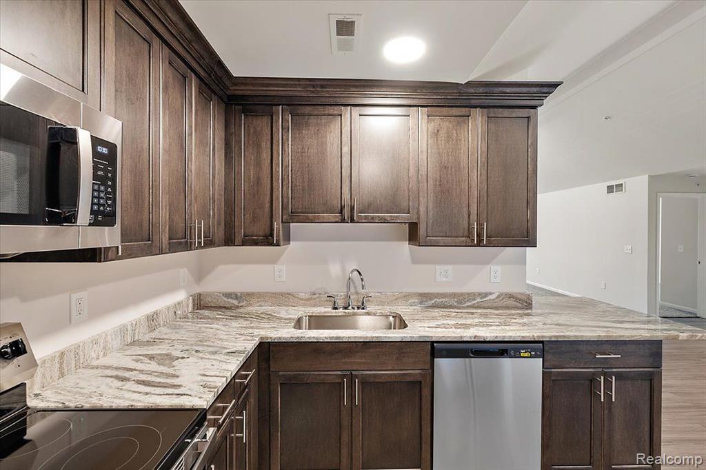8286 Heywood Circle, Sterling Heights, MI 48312 — Photo 5