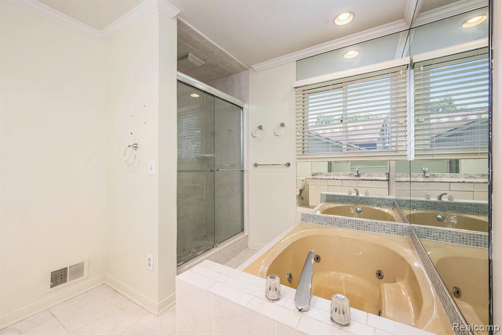 7446 Pepper Creek, West Bloomfield, MI — Photo 14