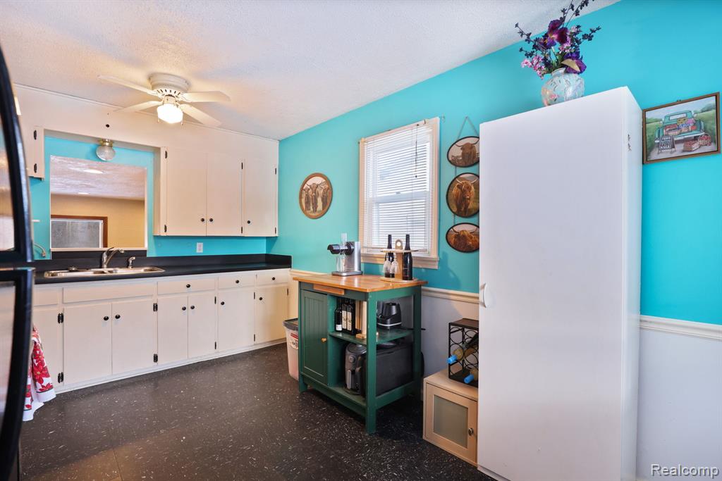 5465 Johnson Road, Flushing, MI 48433 — Photo 15