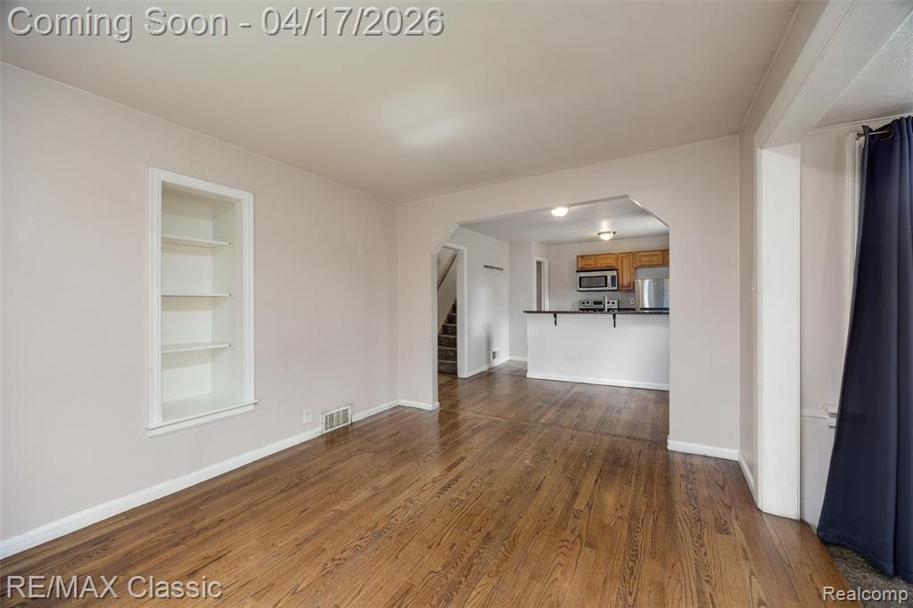 22481 Springbrook Avenue, Farmington, MI 48336 — Photo 12