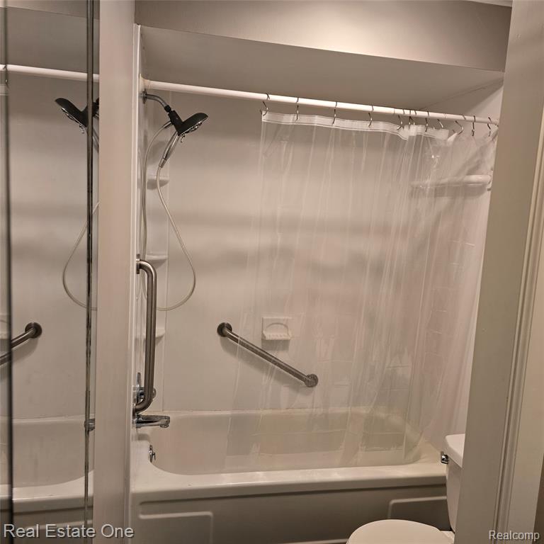 770 E Fox Hills Drive W, Bloomfield Hills, MI 48304 — Photo 28