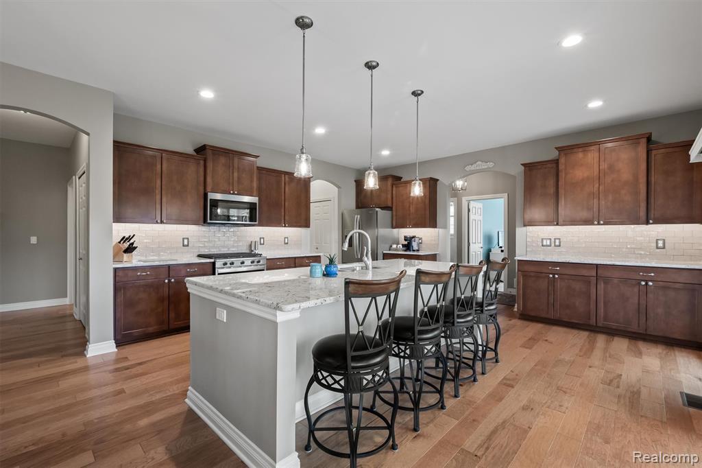 49121 Garrett Court, Macomb, MI 48042 — Photo 3