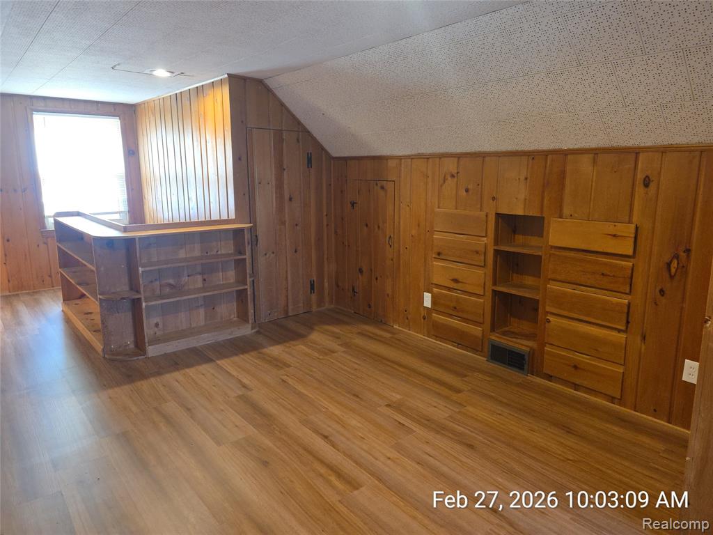 25695 Orchard Drive, Dearborn Heights, MI 48125 — Photo 9