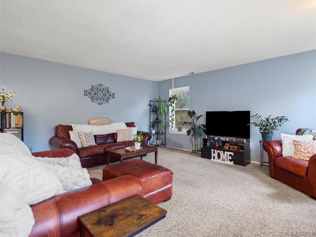 4970 Oak Hill Drive, Waterford, MI 48329 — Photo 7