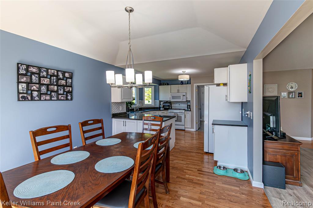 35452 Saint Clair Drive, New Baltimore, MI 48047 — Photo 16