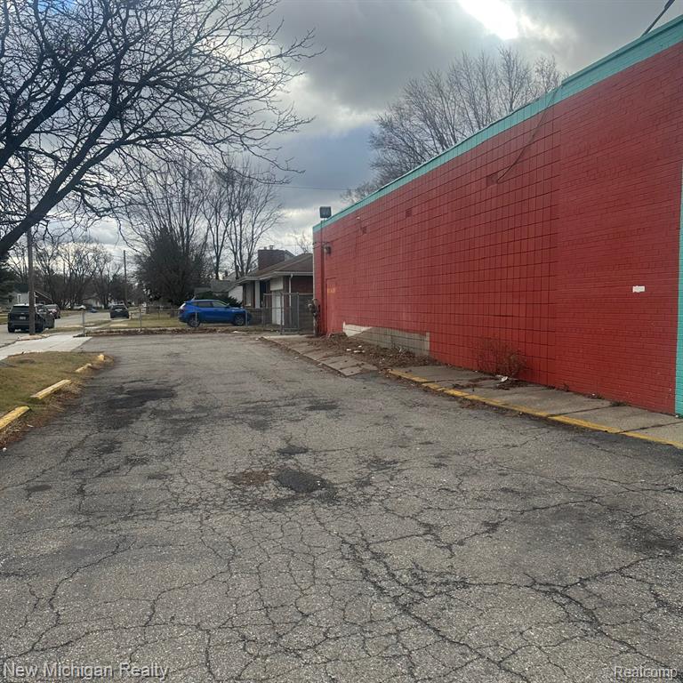 5102 9 Mile Rd, Warren, MI 48091 — Photo 4