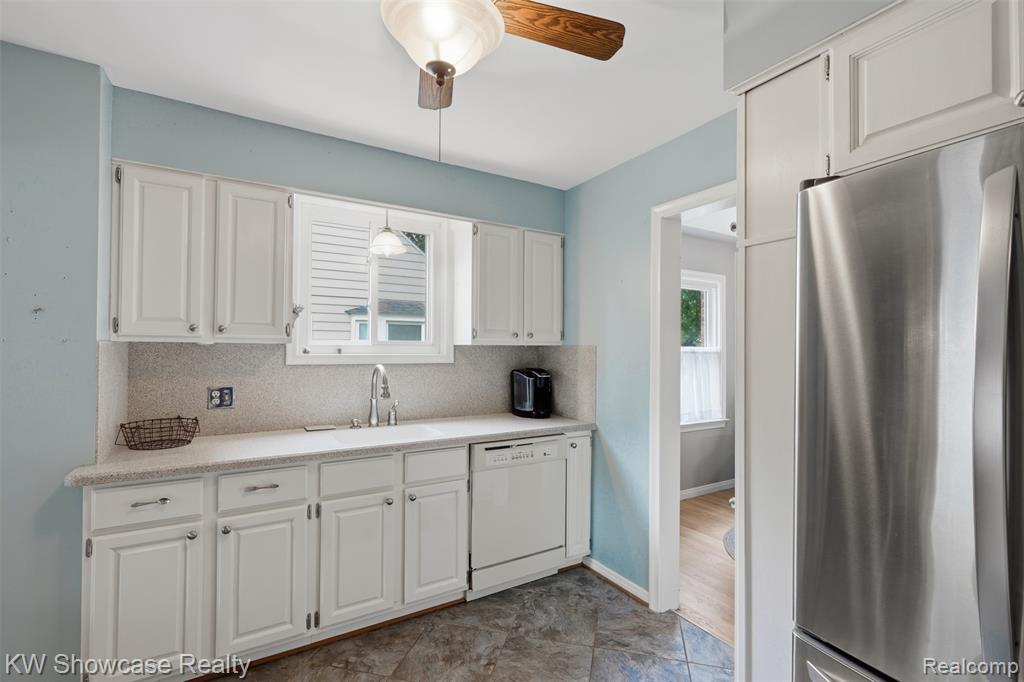 2071 Dorothea Road, Berkley, MI 48072 — Photo 13