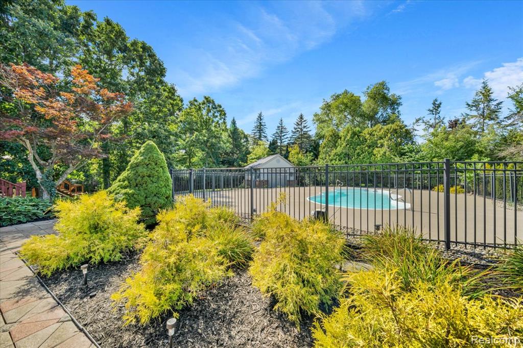 5365 Seminole Court, Commerce Twp, MI 48382 — Photo 48