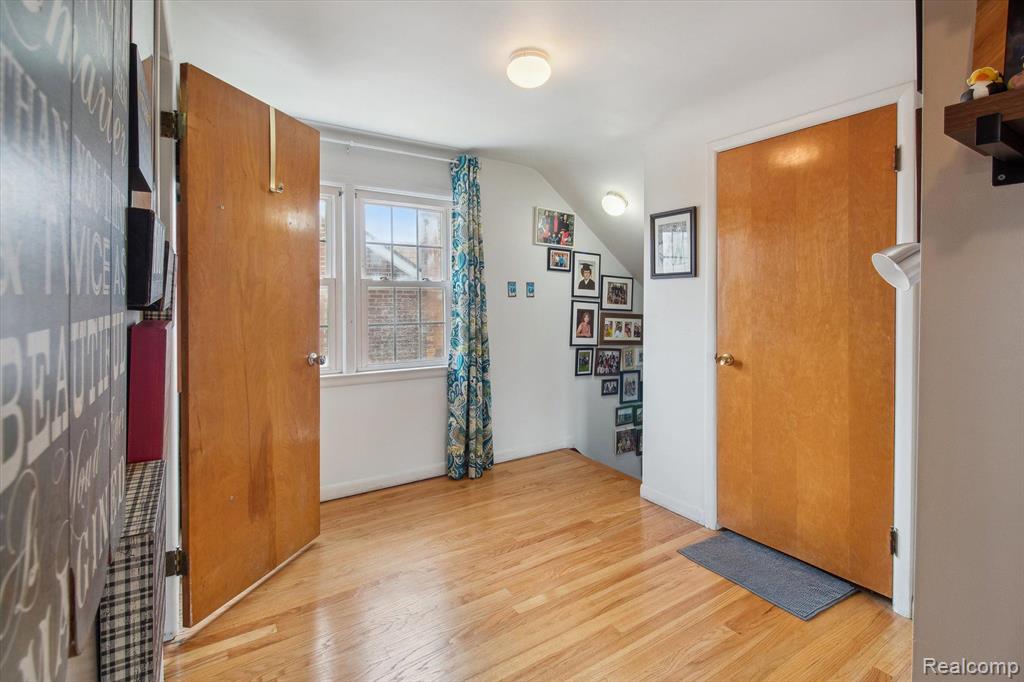 944 NEW YORK Avenue, Lincoln Park, MI 48146 — Photo 15