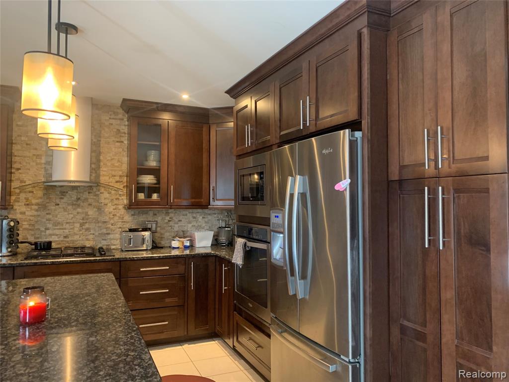48711 Cross Creek Drive, Macomb, MI 48044 — Photo 8
