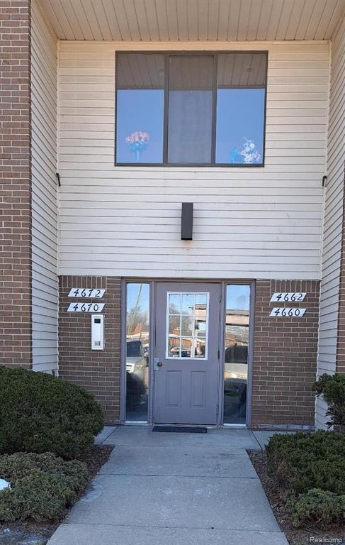 4672 E 10 MILE Road E, Warren, MI 48091 — front exterior
