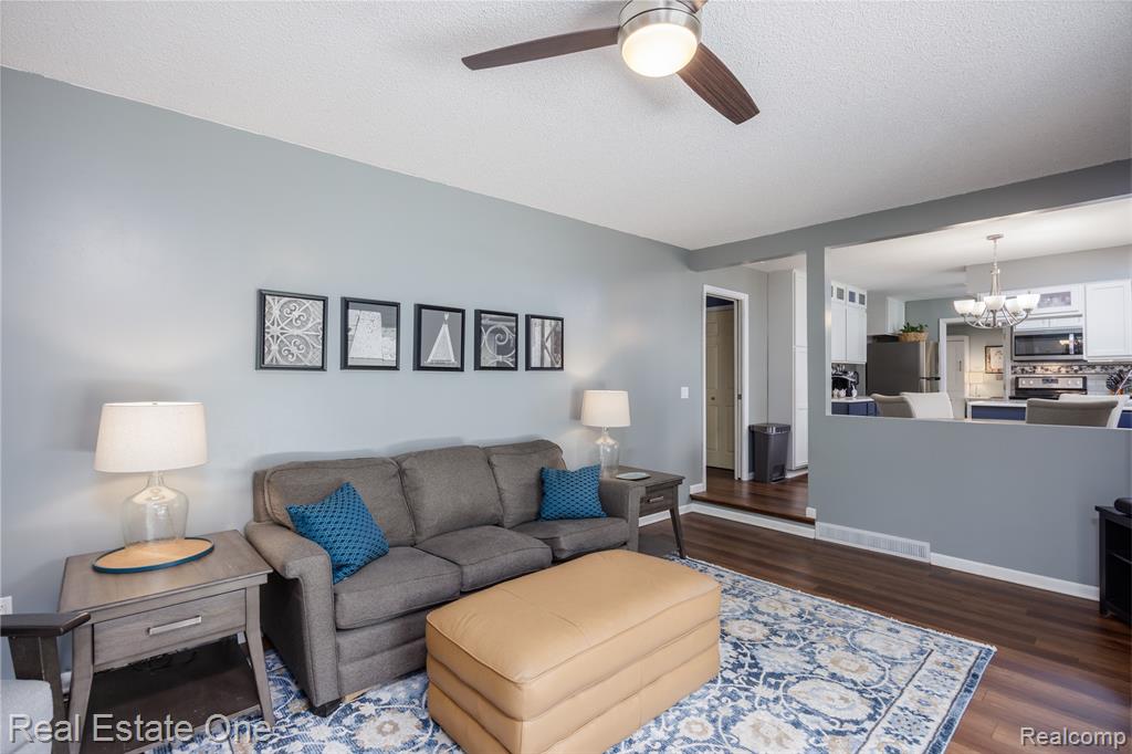 5345 Patterson Drive, Troy, MI 48085 — Photo 12