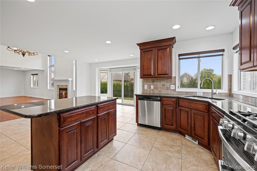 55257 Breton Woods Drive, Macomb, MI 48042 — Photo 20