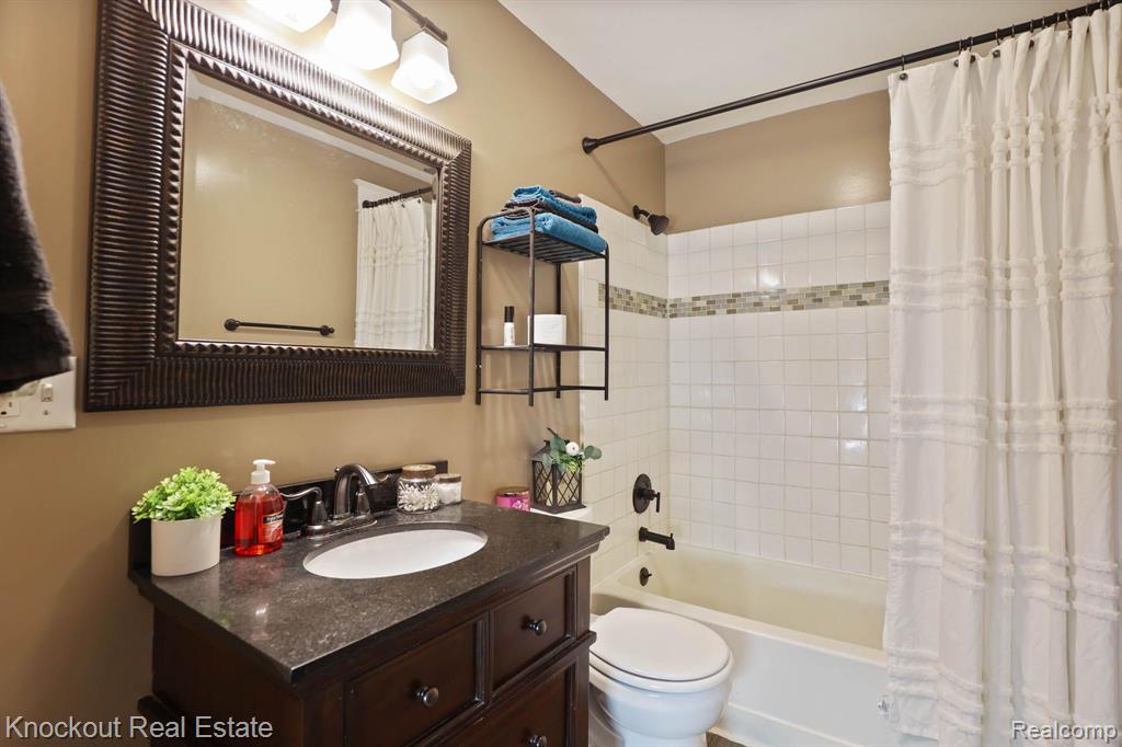 8300 MAIN Street, Birch Run, MI 48415 — Photo 26