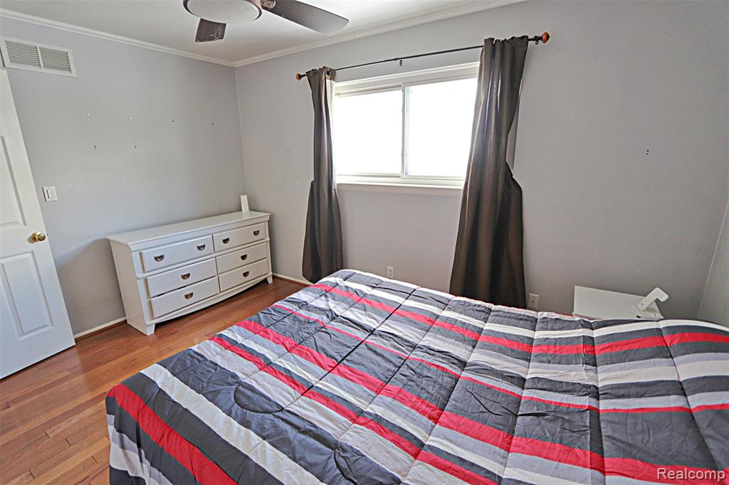 412 Cambridge Avenue, South Lyon, MI 48178 — Photo 17