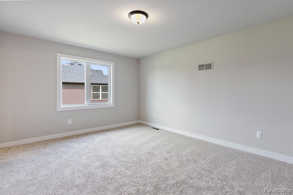 45190 TWIN RIVER Drive, Macomb, MI 48044 — Photo 39